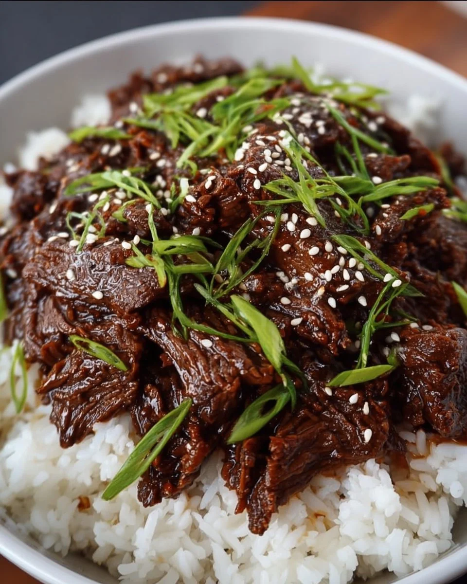 Gesundes Crock-Pot Rezept für koreanisches Rindfleisch mit frischen Zutaten